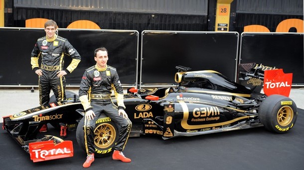 Robert Kubica y Vitaly Petrov en la presentación del Renault R31 Robert Kubica y Vitaly Petrov en la presentación del Renault R31