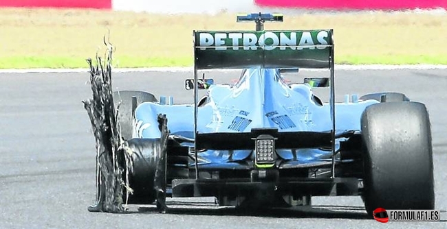 [Imagen: Lewis-Hamilton-reventon-GP-Gran-Breta%C3%B1a-2013.jpg]