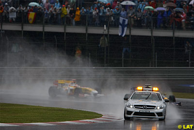 Vettel y Alonso en las primeras vueltas tras el Safety Car