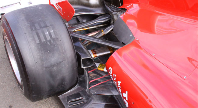 Difusor soplado por el escape del Ferrari F10