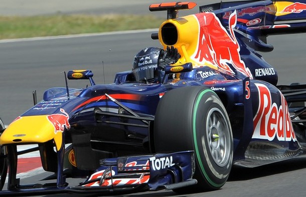 Sebastian Vettel tras lograr la pole position en el GP de Gran Bretaña 2010