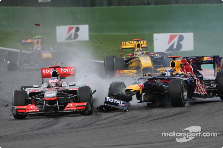 Accidente entre Sebastian Vettel y Jenson Button en el GP de Bélgica 2010