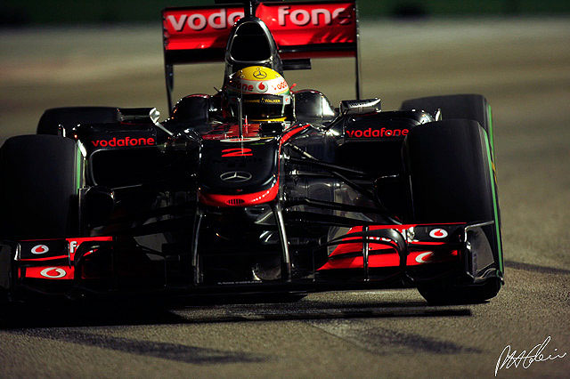 Lewis Hamilton durante la calificación del GP de Singapur 2010 Lewis Hamilton durante la calificación del GP de Singapur 2010