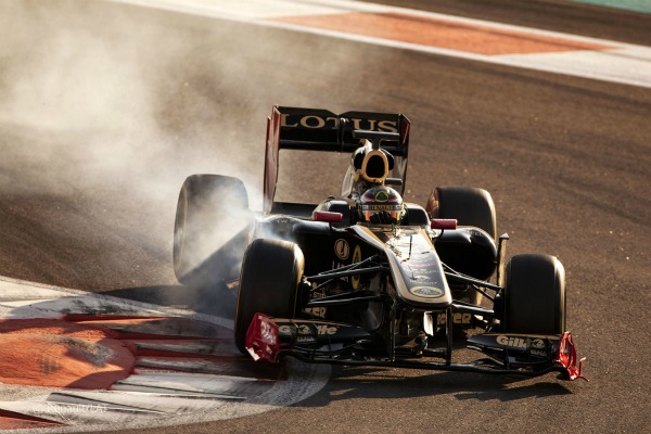 Jan Charouz con el Lotus Renault en los tests de jóvenes pilotos de Abu Dhabi 2011