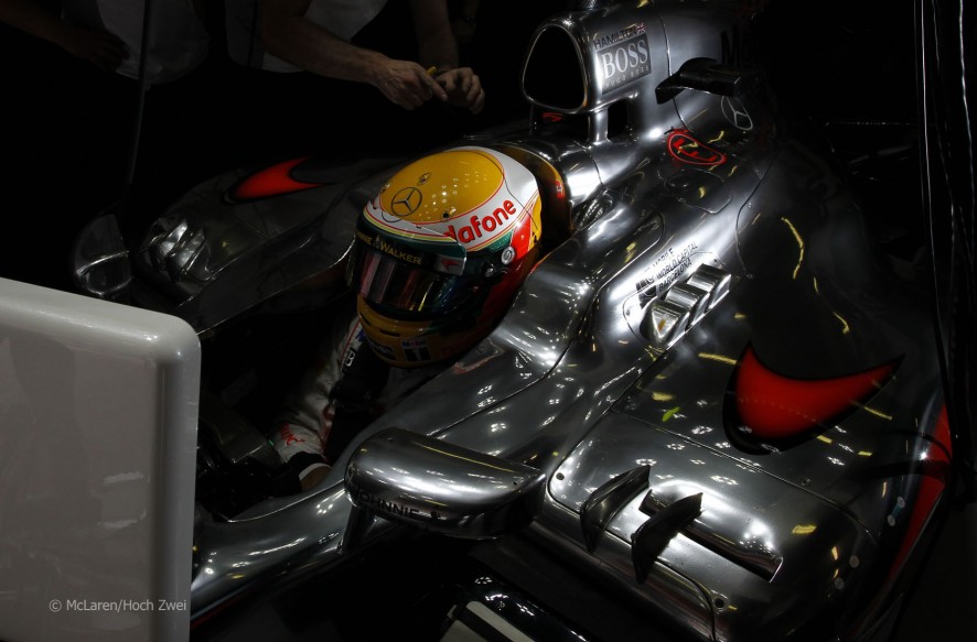 Lewis Hamilton durante la sesión de calificación del GP de España 2012