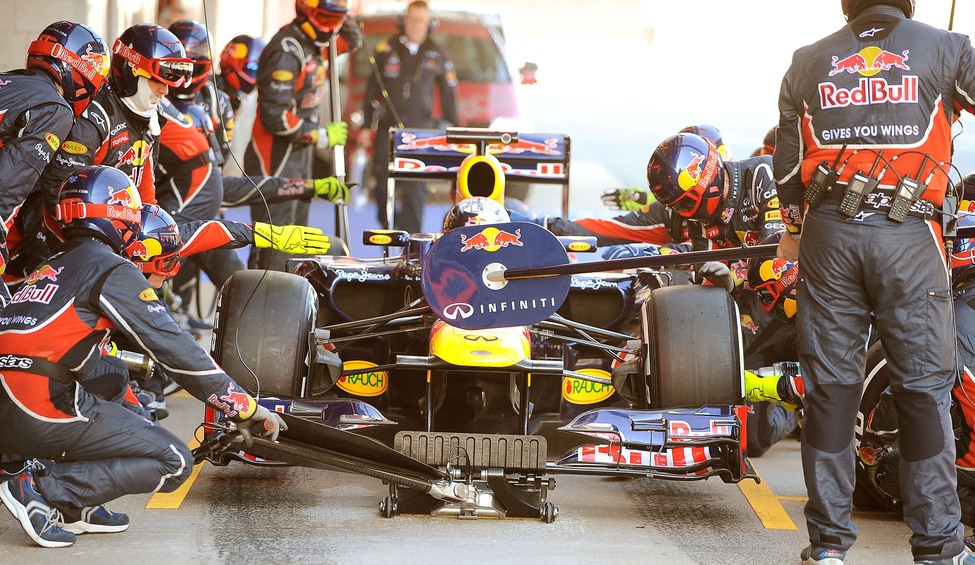Red Bull practica una parada en boxes