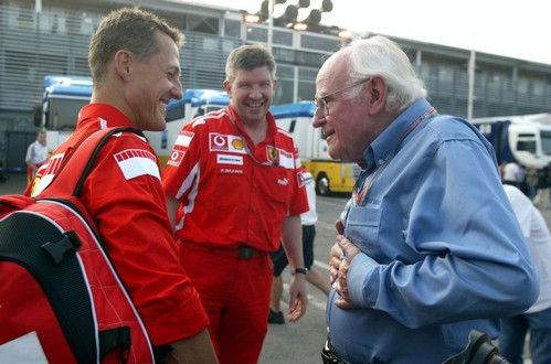 Sid Watkins con Michael Schumacher y Ross Brawn en Italia en 2005 Sid Watkins con Michael Schumacher y Ross Brawn en Italia en 2005
