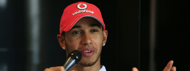Lewis Hamilton anuncia que se va a Mercedes en 2013