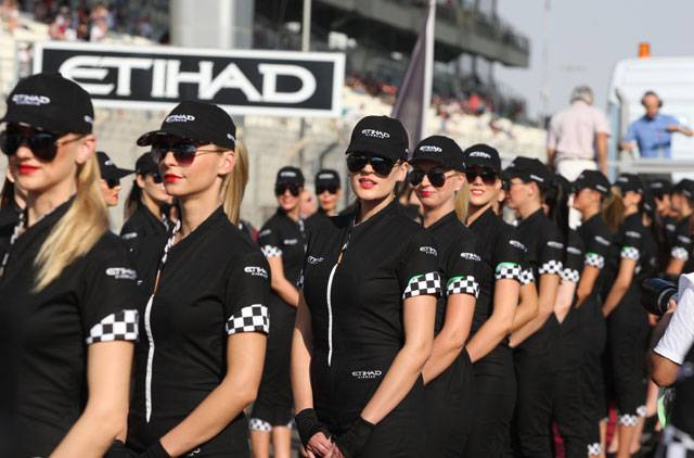 Pit Girls. GP Abu Dabi 2012