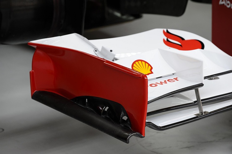 Deriva lateral del alerón delantero del Ferrari F2012