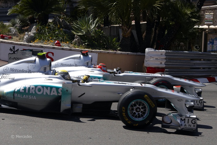 Michael Schumacher y Nico Rosberg en Mónaco 2011