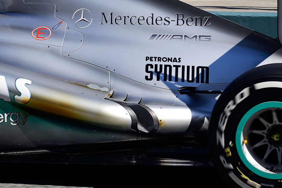 Carrocería quemada del Mercedes W04 en los test de Jerez