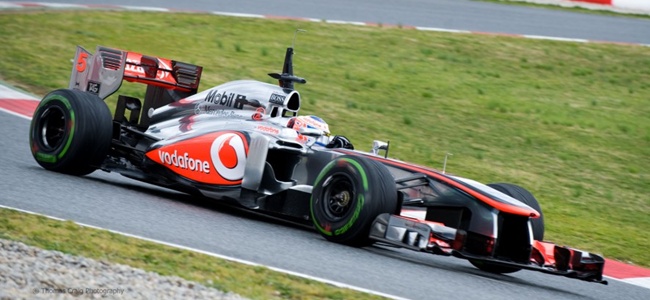 Jenson Button durante los tests de pretemporada 2013 en Montmeló