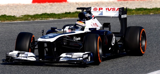 Pastor Maldonado durante los tests de pretemporada 2013 en Montmeló