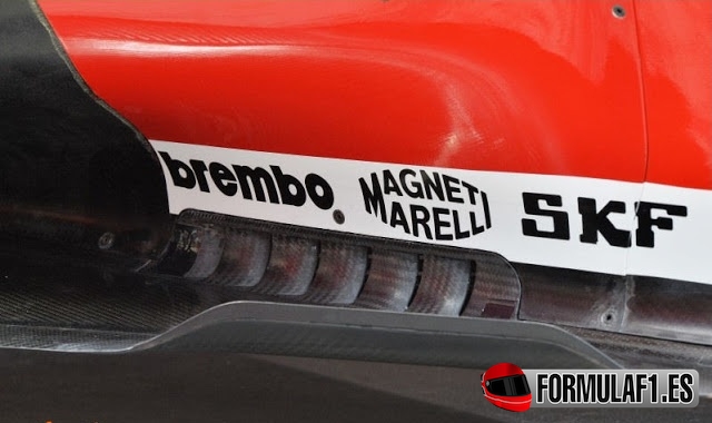 Branquias del Ferrari F138 en la parte baja de los pontones