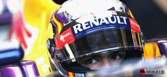 Carlos Sainz Jr, Red Bull, Test Silverstone 2013