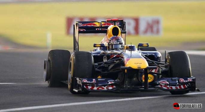 Sebastian Vettel pincha en el GP de Abu Dabi 2011