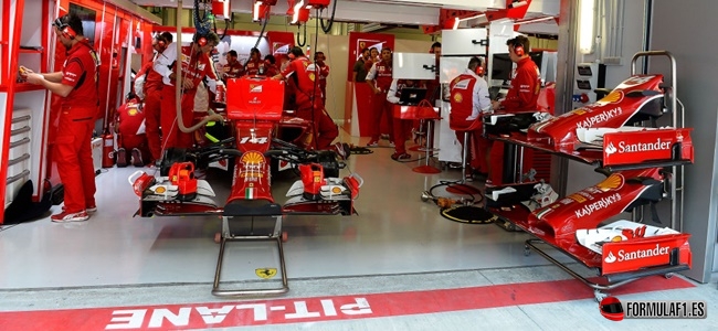 Alonso, Ferrari, Pitlane