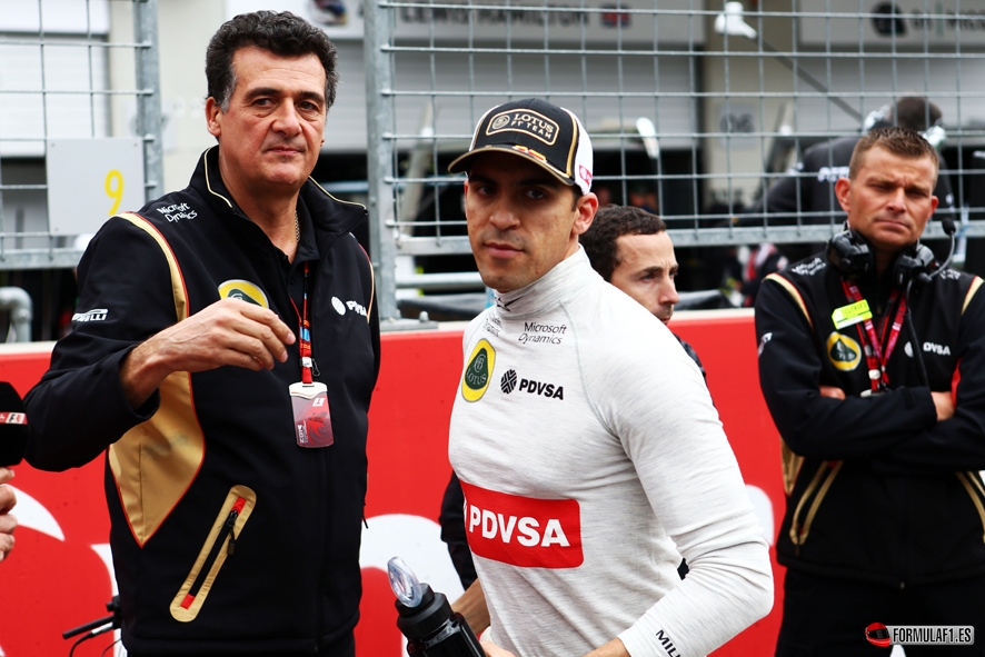 Pastor Maldonado (VEN) Lotus F1 Team with Federico Gastaldi (ARG) Lotus F1 Team Deputy Team Principal on the grid. Austrian Grand Prix, Sunday 21st June 2015. Spielberg, Austria.