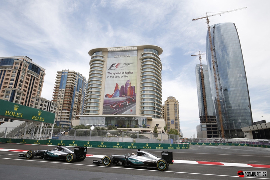 Rosberg Hamilton baku fp2