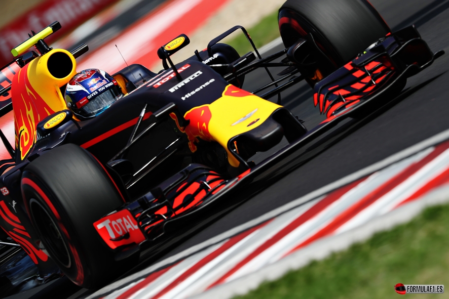 BUDAPEST, HUNGARY - JULY 23: Max Verstappen of the Netherlands driving the (33) Red Bull Racing Red Bull-TAG Heuer RB12 TAG Heuer on track during final practice for the Formula One Grand Prix of Hungary at Hungaroring on July 23, 2016 in Budapest, Hungary. (Photo by Mark Thompson/Getty Images) // Getty Images / Red Bull Content Pool // P-20160723-01258 // Usage for editorial use only // Please go to www.redbullcontentpool.com for further information. //