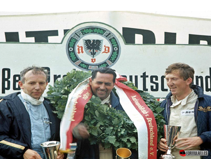 Podio final y entrega de trofeos. GP Alemania 1966