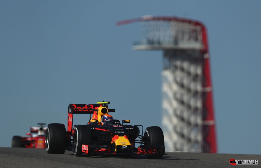 AUSTIN, TX - OCTOBER 21: Max Verstappen of the Netherlands driving the (33) Red Bull Racing Red Bull-TAG Heuer RB12 TAG Heuer on track during practice for the United States Formula One Grand Prix at Circuit of The Americas on October 21, 2016 in Austin, United States. (Photo by Lars Baron/Getty Images) // Getty Images / Red Bull Content Pool // P-20161022-00040 // Usage for editorial use only // Please go to www.redbullcontentpool.com for further information. //