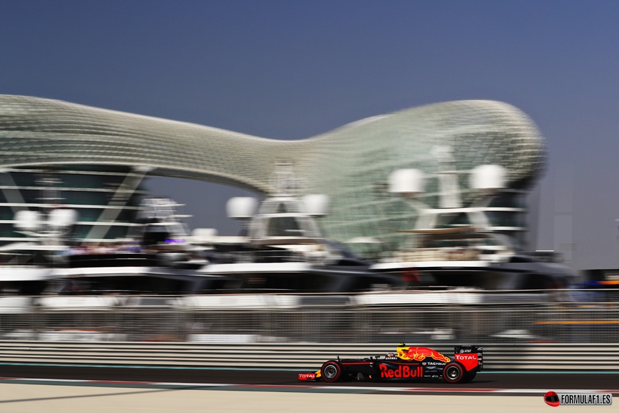 ABU DHABI, UNITED ARAB EMIRATES - NOVEMBER 26: Max Verstappen of the Netherlands driving the (33) Red Bull Racing Red Bull-TAG Heuer RB12 TAG Heuer on track during final practice for the Abu Dhabi Formula One Grand Prix at Yas Marina Circuit on November 26, 2016 in Abu Dhabi, United Arab Emirates. (Photo by Clive Mason/Getty Images) // Getty Images / Red Bull Content Pool // P-20161126-00169 // Usage for editorial use only // Please go to www.redbullcontentpool.com for further information. //