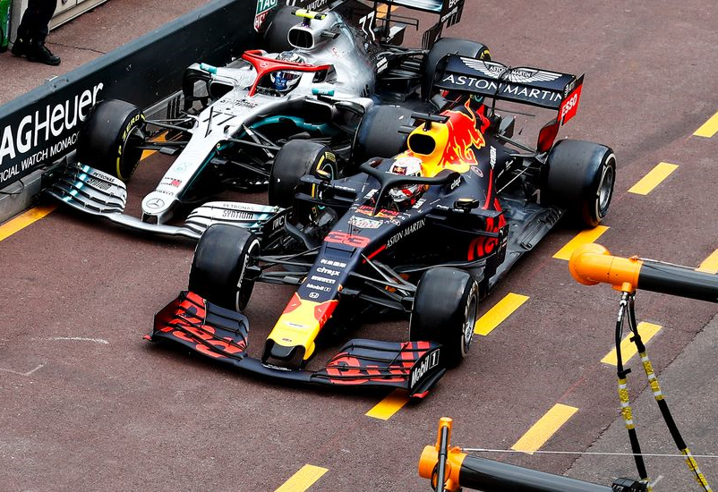 Verstappen y Bottas en Pit Lane. GP Mónaco 2019