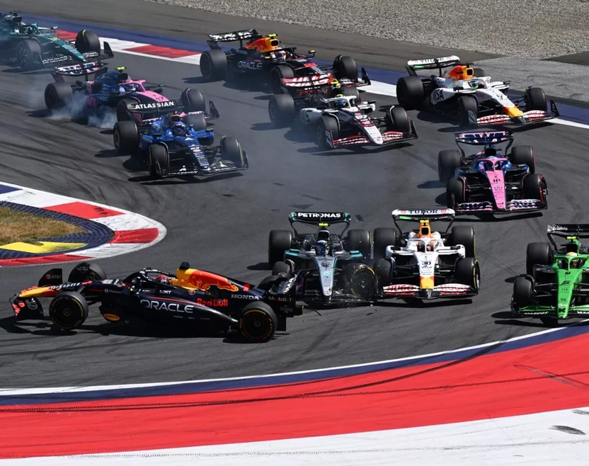 Salida. GP de Austria 2025