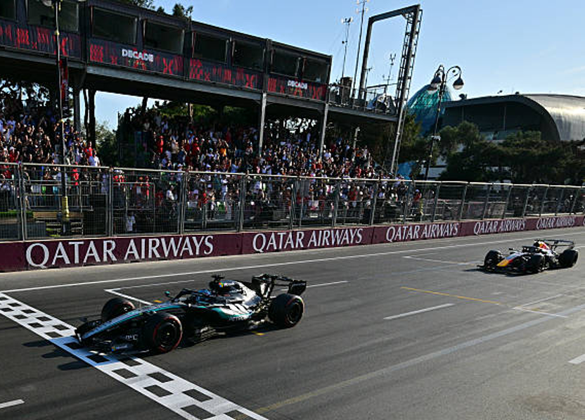 Russell y Verstappen. GP de Azerbaiyán 2026